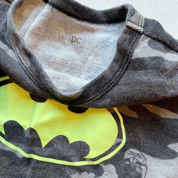 Batman 100% Organic Glow in the Dark PJ Set 5Y - Picture 4 of 7